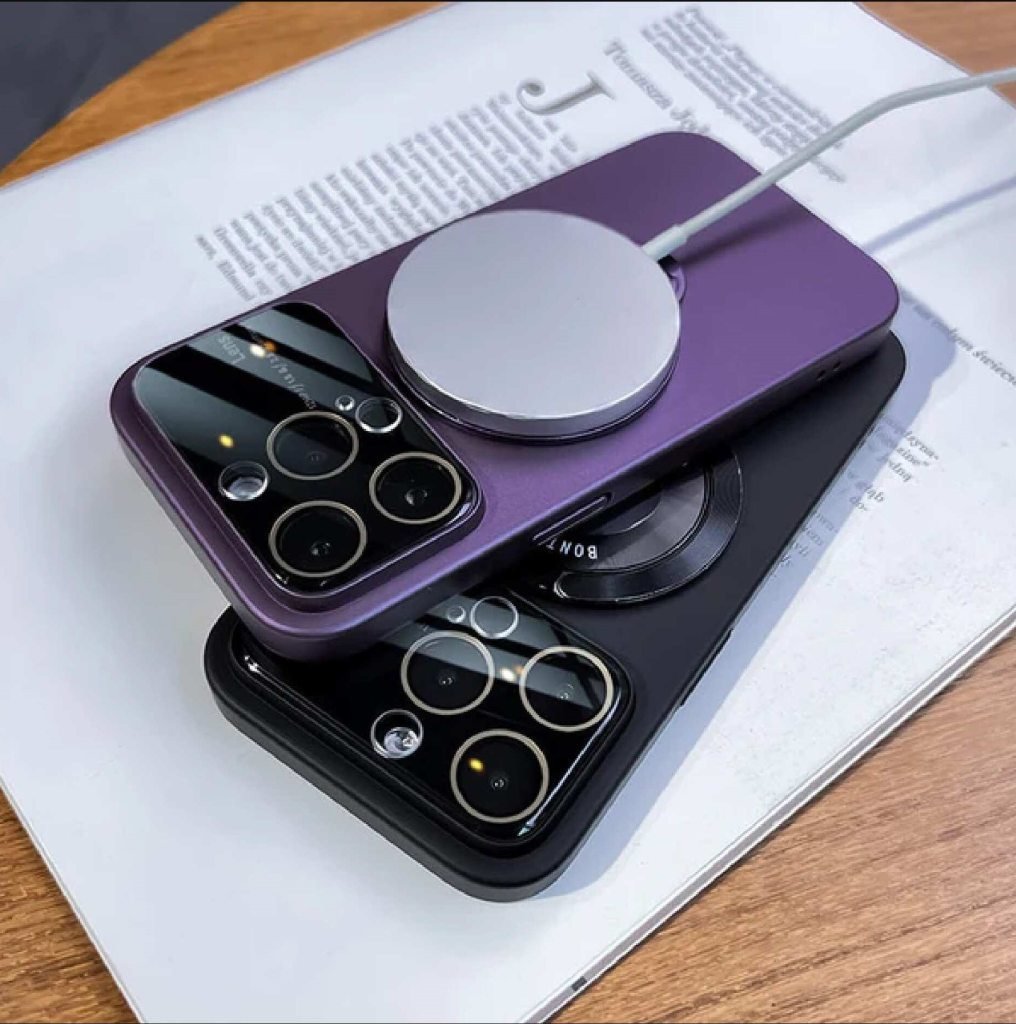 Black iPhone 15 Pro Mobile Cover
